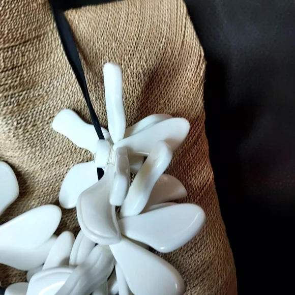 MARNI for H & M White Floral Necklace - Picture 5 of 6